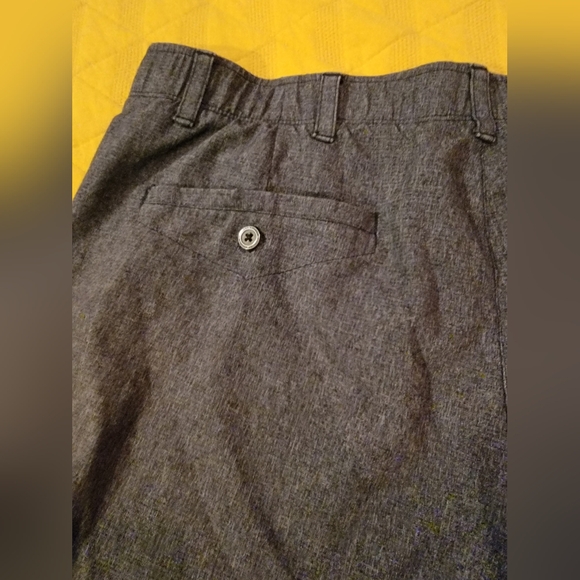 Men's Shorts. Under Armour Loose Heatgear - Picture 5 of 7